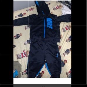 2 piece infant NIKE set